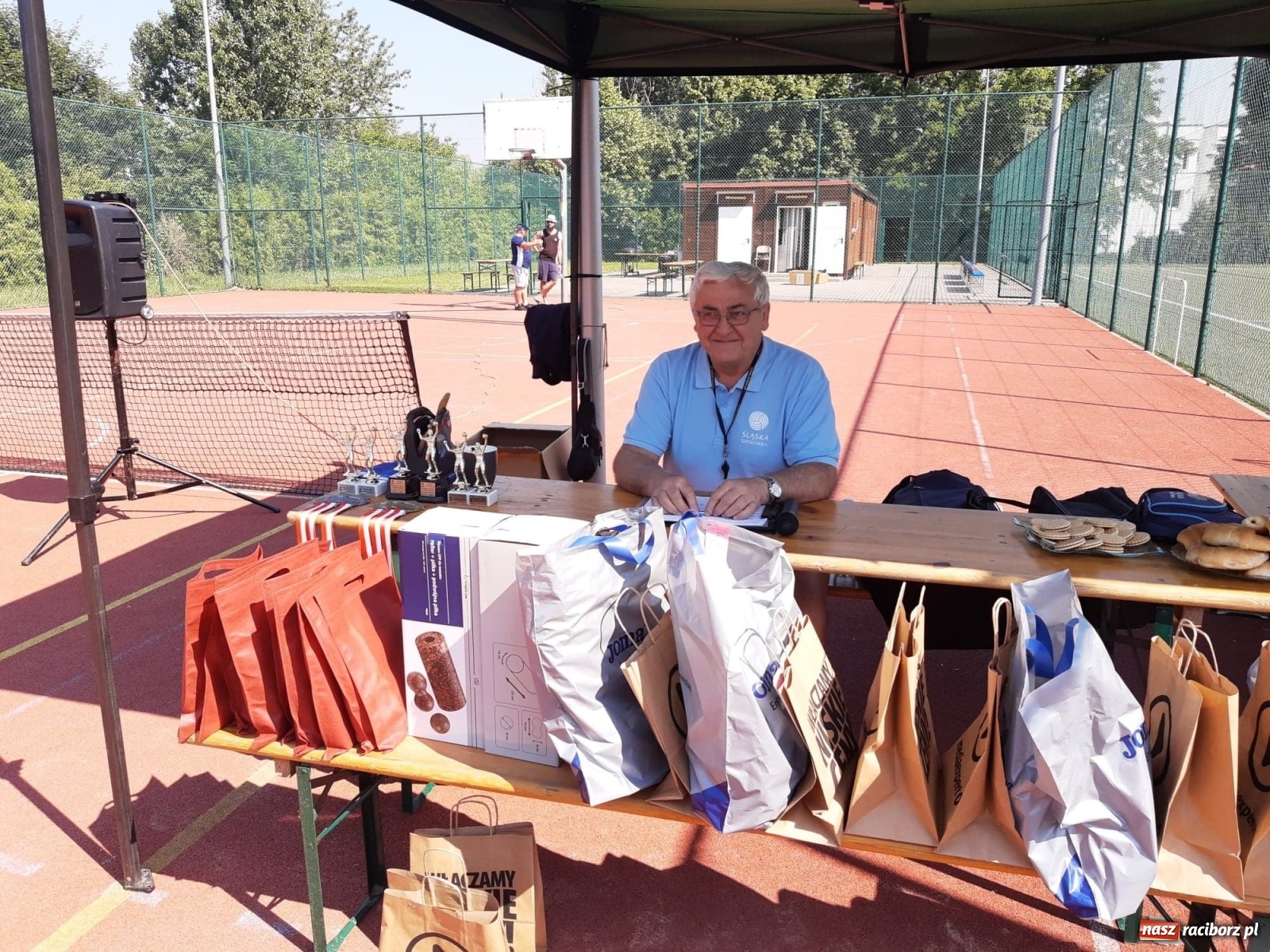 Zdjęcie w galerii na portalu naszraciborz.pl: Mistrzostwa Śląska juniorek w siatkówce plażowej. Krzanowiczanki poza podium wiadomości z regionu