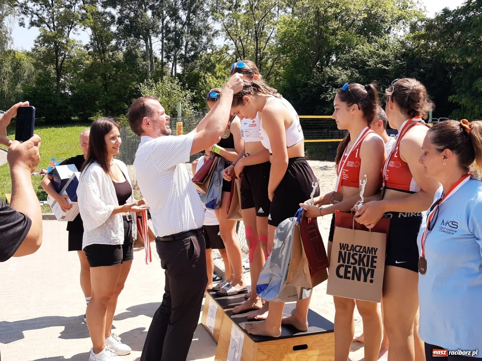 Zdjęcie w galerii na portalu naszraciborz.pl: Mistrzostwa Śląska juniorek w siatkówce plażowej. Krzanowiczanki poza podium wiadomości z regionu