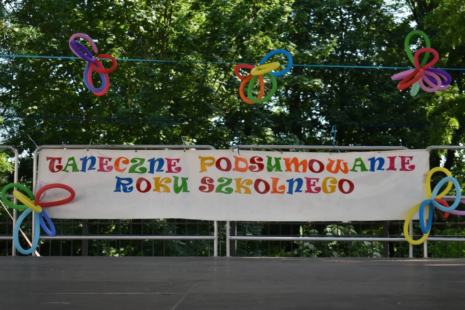 Zdjęcie w galerii na portalu naszraciborz.pl: Taneczne podsumowanie roku szkolnego 2021/2022 za nami wiadomości z regionu