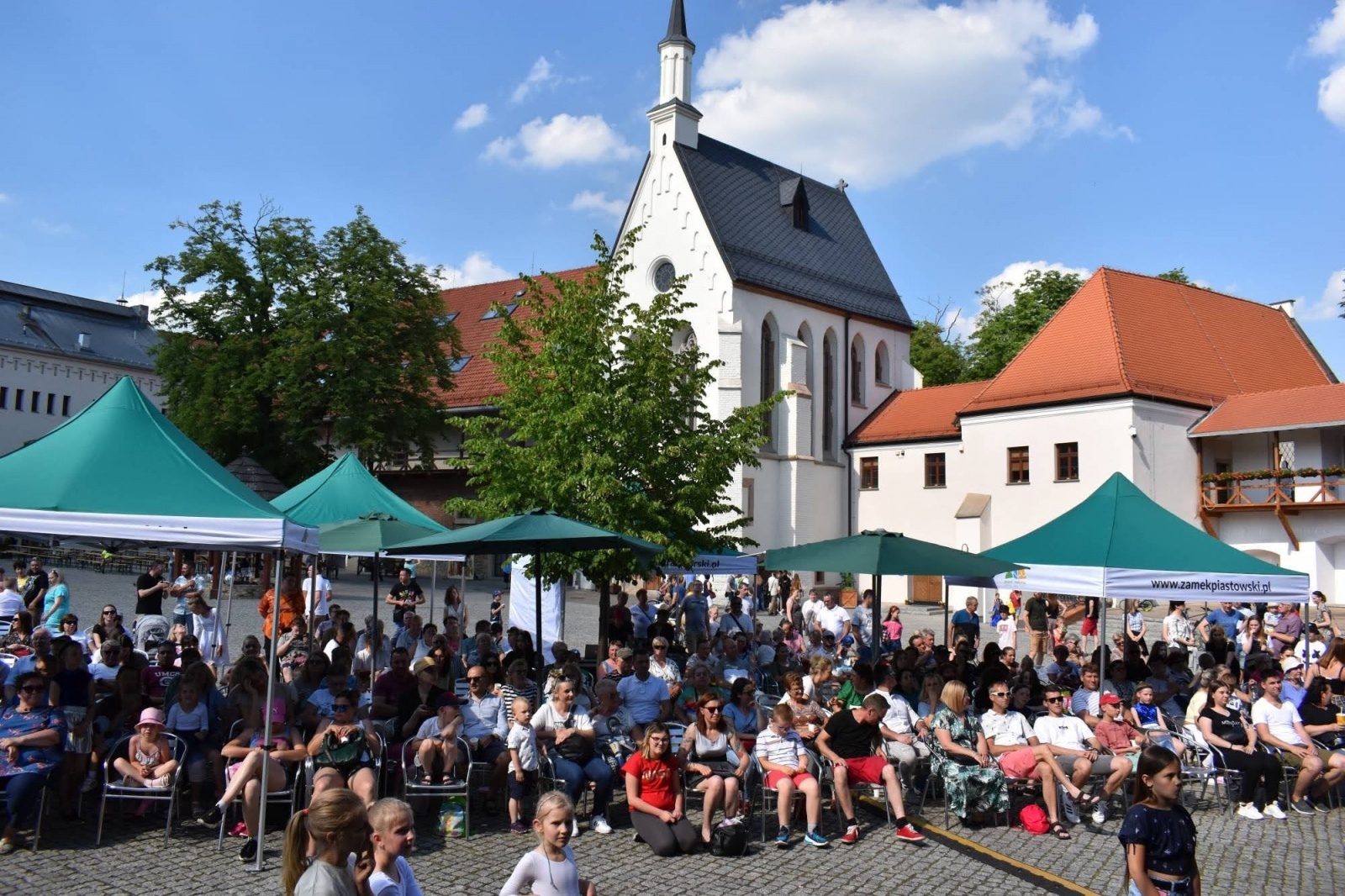 Zdjęcie w galerii na portalu naszraciborz.pl: Taneczne podsumowanie roku szkolnego 2021/2022 za nami wiadomości z regionu