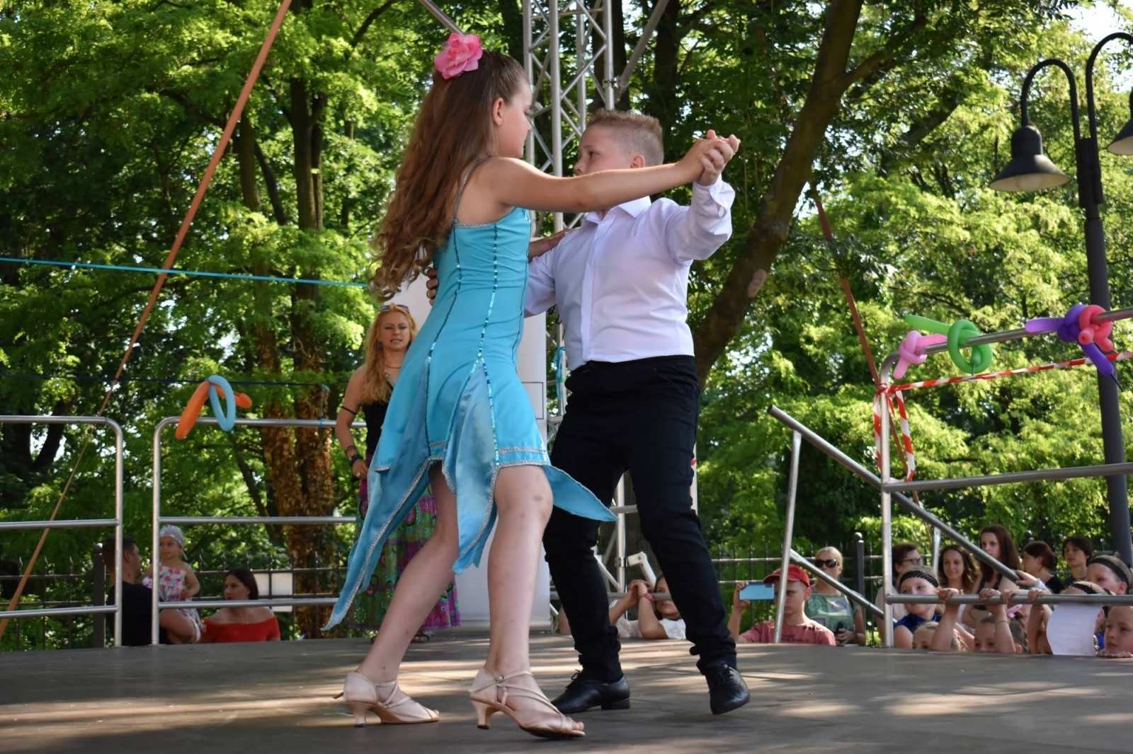 Zdjęcie w galerii na portalu naszraciborz.pl: Taneczne podsumowanie roku szkolnego 2021/2022 za nami wiadomości z regionu