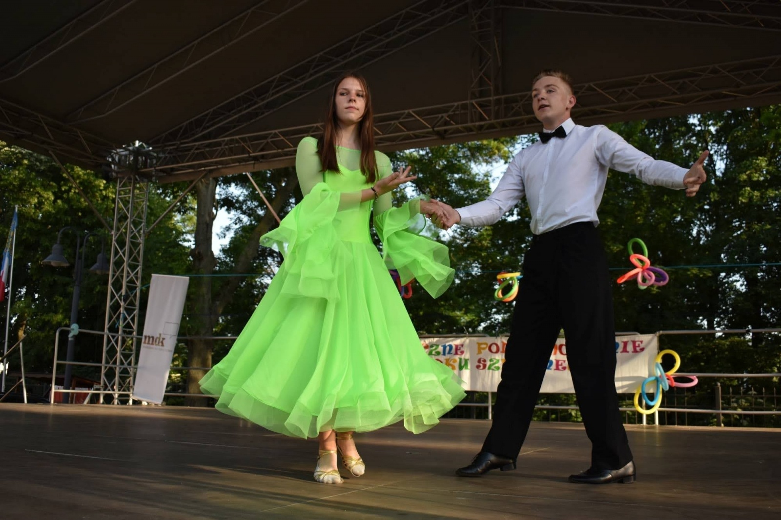 Zdjęcie w galerii na portalu naszraciborz.pl: Taneczne podsumowanie roku szkolnego 2021/2022 za nami wiadomości z regionu