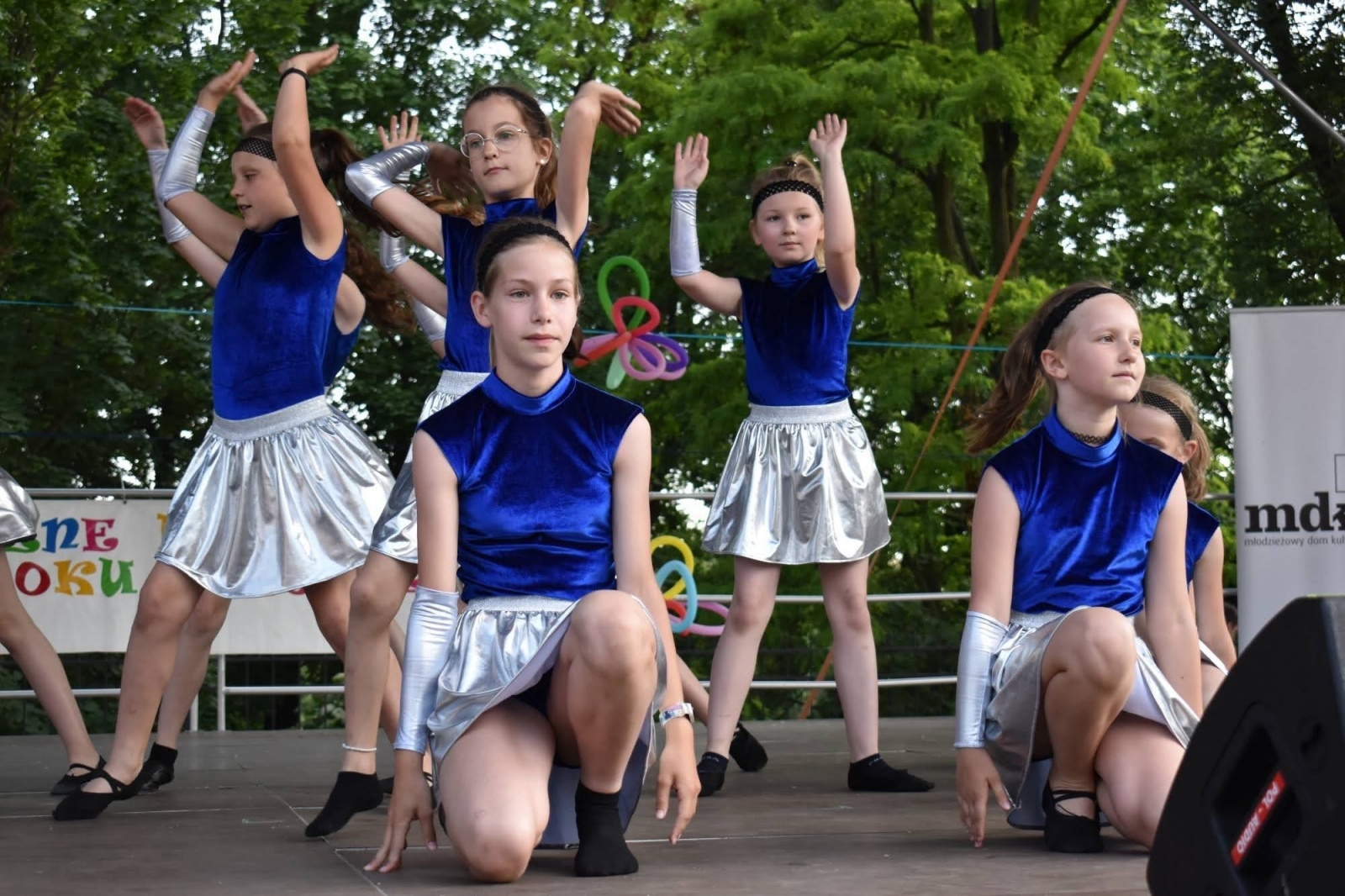 Zdjęcie w galerii na portalu naszraciborz.pl: Taneczne podsumowanie roku szkolnego 2021/2022 za nami wiadomości z regionu