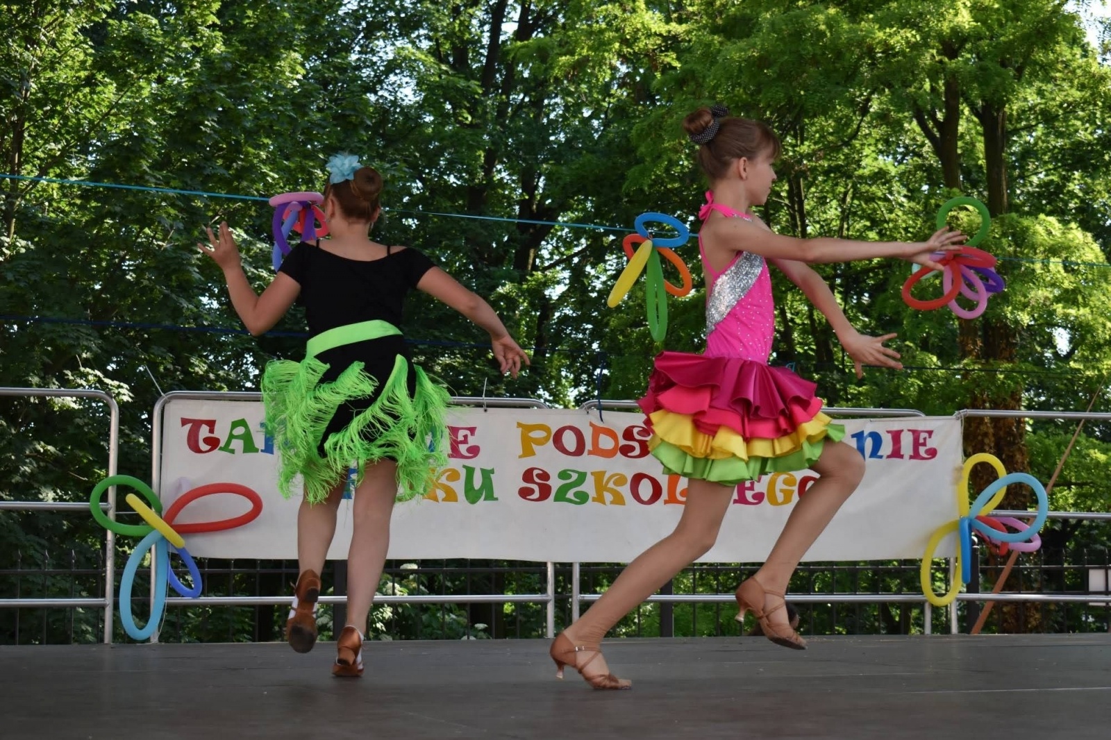 Zdjęcie w galerii na portalu naszraciborz.pl: Taneczne podsumowanie roku szkolnego 2021/2022 za nami wiadomości z regionu