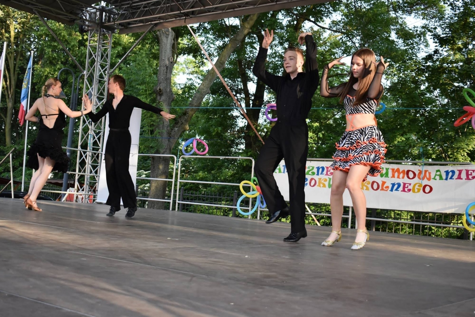 Zdjęcie w galerii na portalu naszraciborz.pl: Taneczne podsumowanie roku szkolnego 2021/2022 za nami wiadomości z regionu