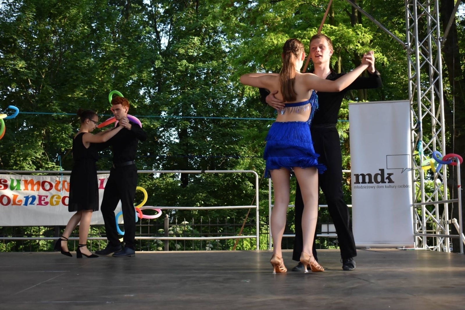 Zdjęcie w galerii na portalu naszraciborz.pl: Taneczne podsumowanie roku szkolnego 2021/2022 za nami wiadomości z regionu