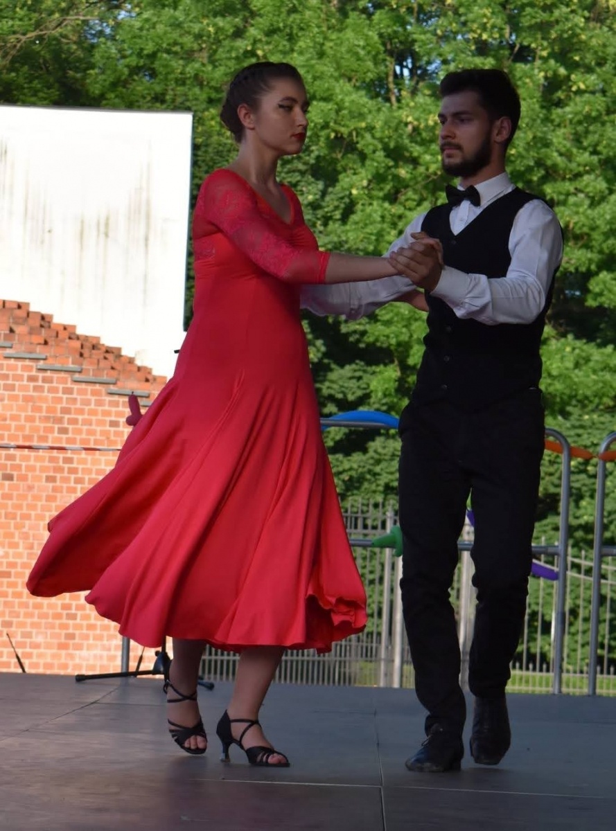 Zdjęcie w galerii na portalu naszraciborz.pl: Taneczne podsumowanie roku szkolnego 2021/2022 za nami wiadomości z regionu