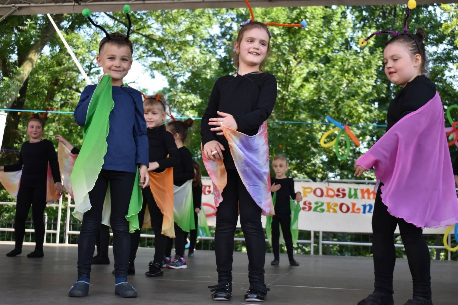 Zdjęcie w galerii na portalu naszraciborz.pl: Taneczne podsumowanie roku szkolnego 2021/2022 za nami wiadomości z regionu