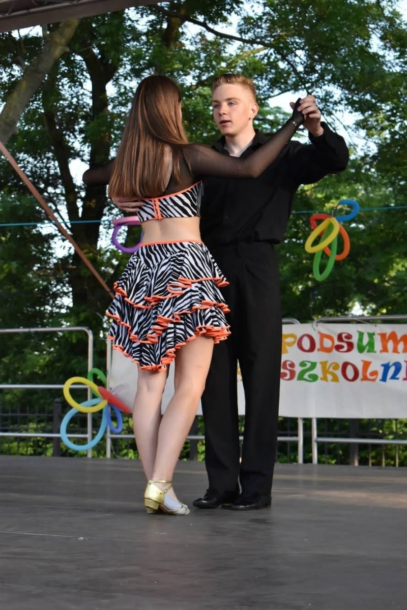 Zdjęcie w galerii na portalu naszraciborz.pl: Taneczne podsumowanie roku szkolnego 2021/2022 za nami wiadomości z regionu