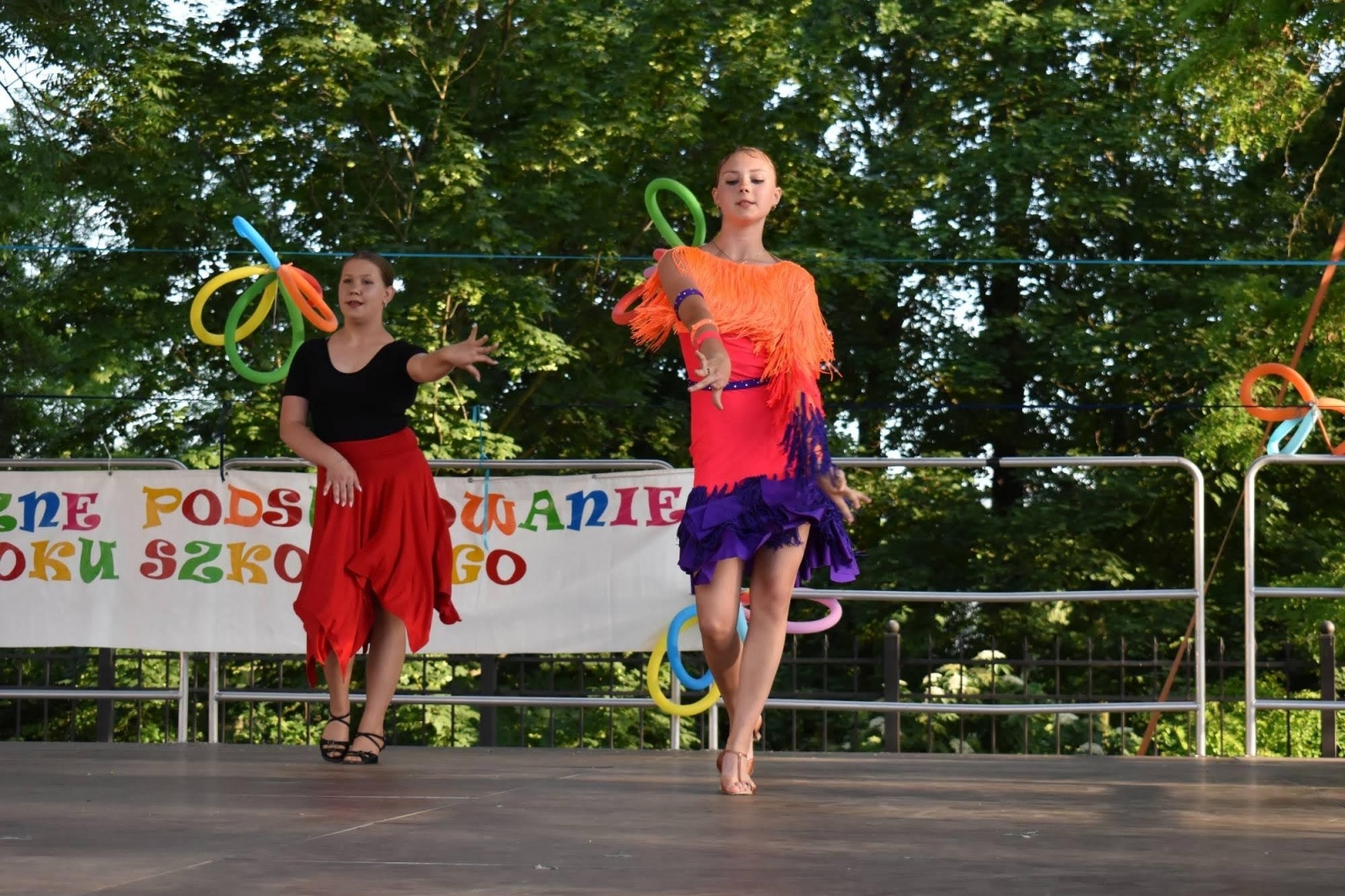 Zdjęcie w galerii na portalu naszraciborz.pl: Taneczne podsumowanie roku szkolnego 2021/2022 za nami wiadomości z regionu