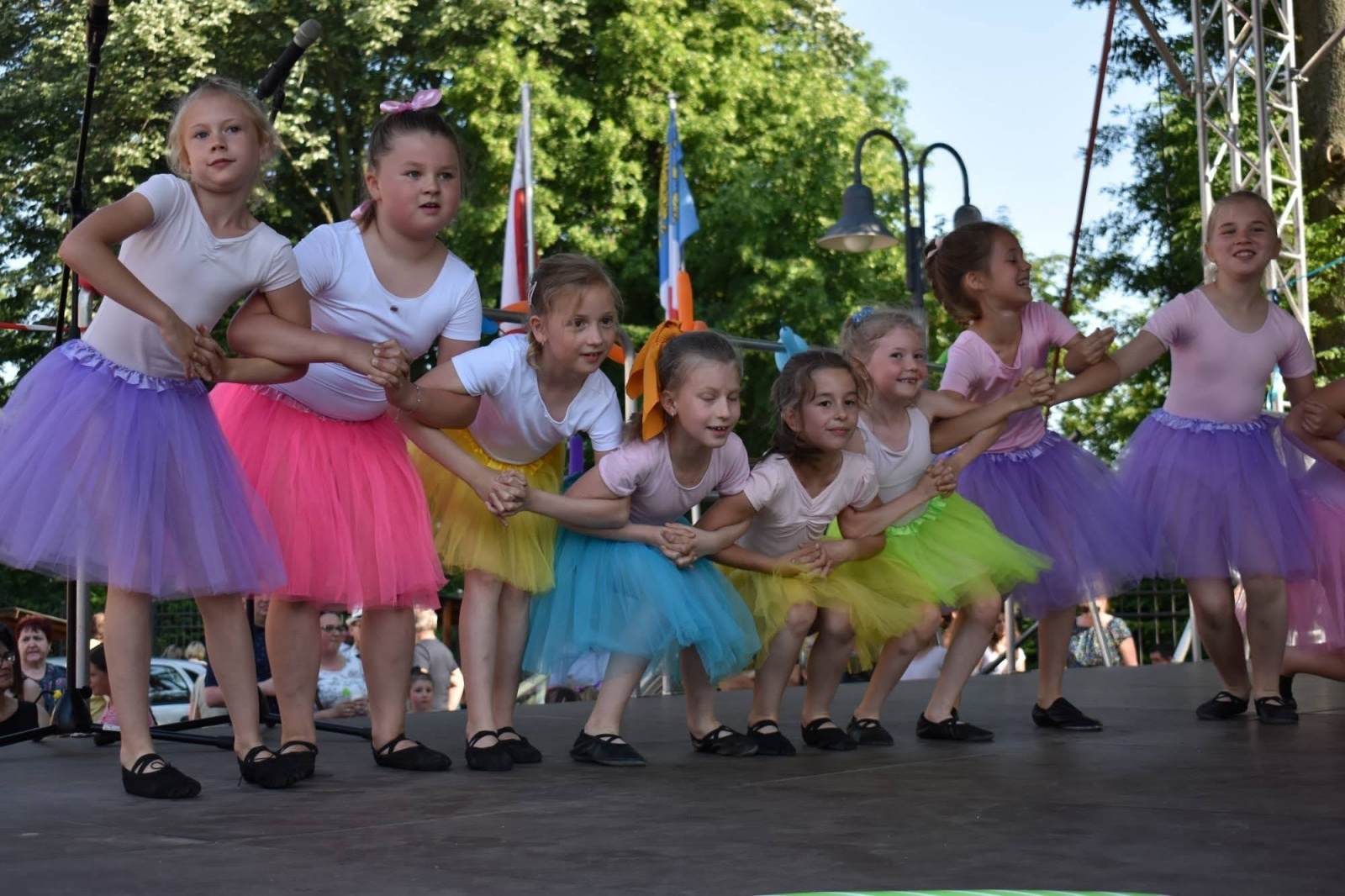 Zdjęcie w galerii na portalu naszraciborz.pl: Taneczne podsumowanie roku szkolnego 2021/2022 za nami wiadomości z regionu