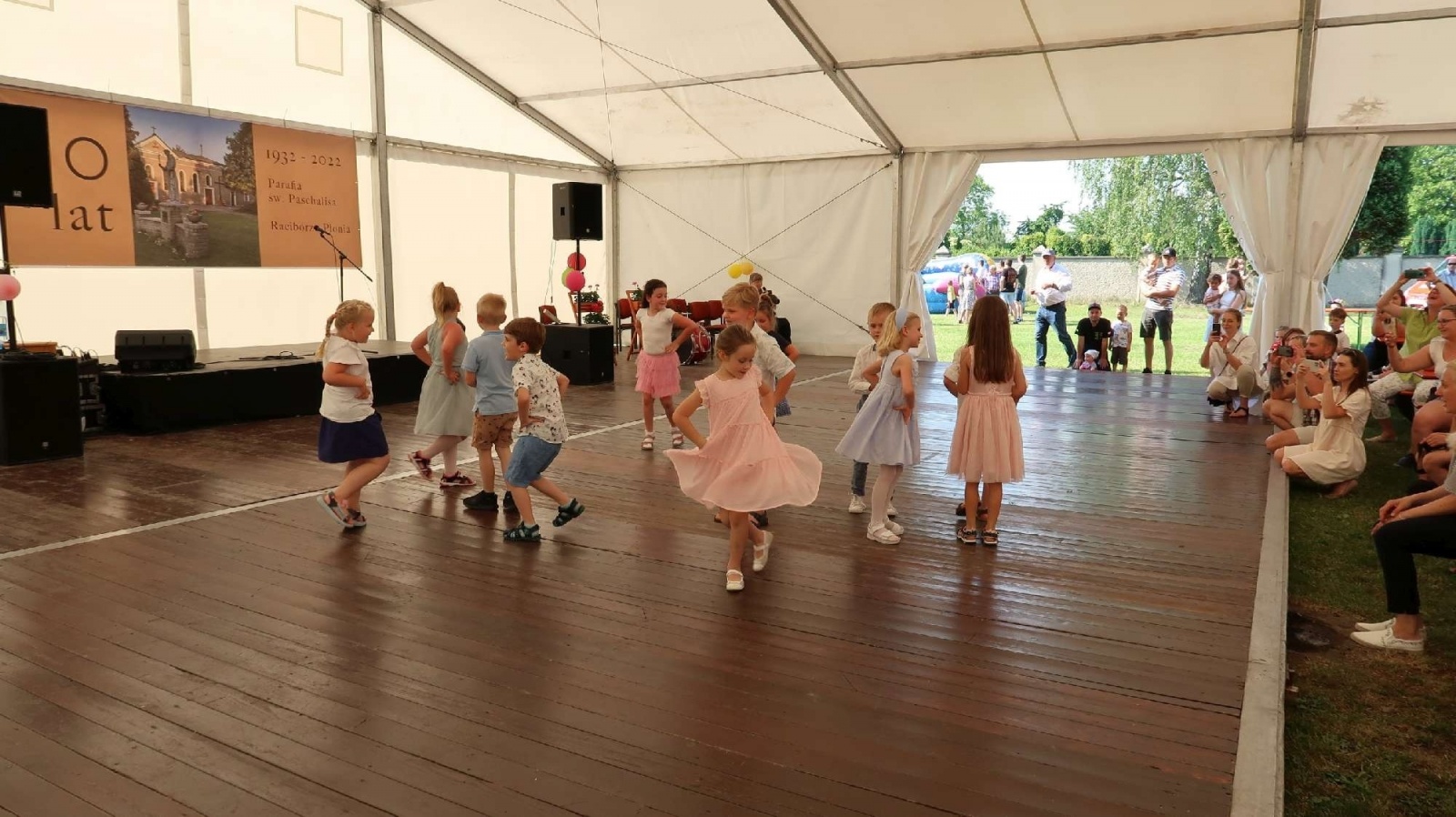 Zdjęcie w galerii na portalu naszraciborz.pl: To już 90 lat obecności franciszkanów na Płoni. Parafia zorganizowała festyn z talentami wiadomości z regionu