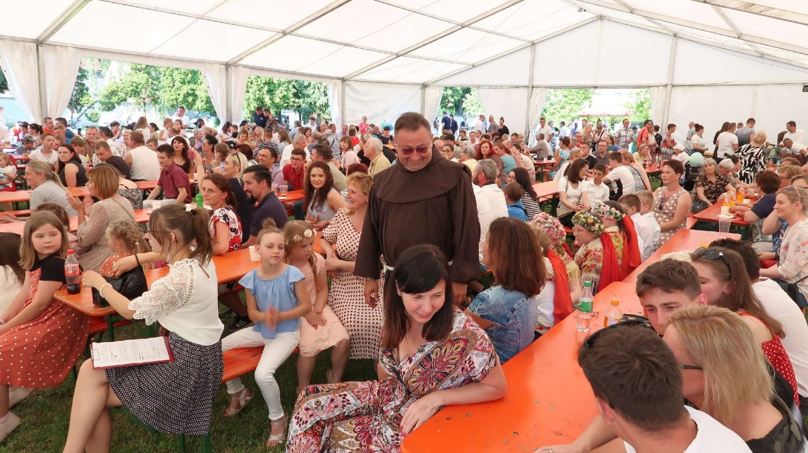 Zdjęcie w galerii na portalu naszraciborz.pl: To już 90 lat obecności franciszkanów na Płoni. Parafia zorganizowała festyn z talentami wiadomości z regionu