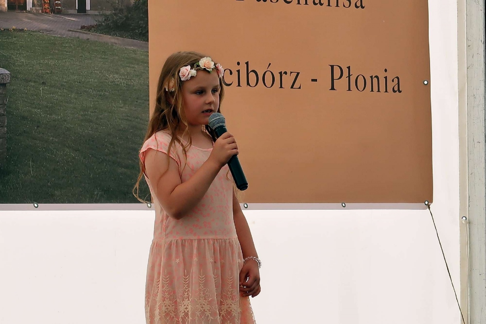 Zdjęcie w galerii na portalu naszraciborz.pl: To już 90 lat obecności franciszkanów na Płoni. Parafia zorganizowała festyn z talentami wiadomości z regionu