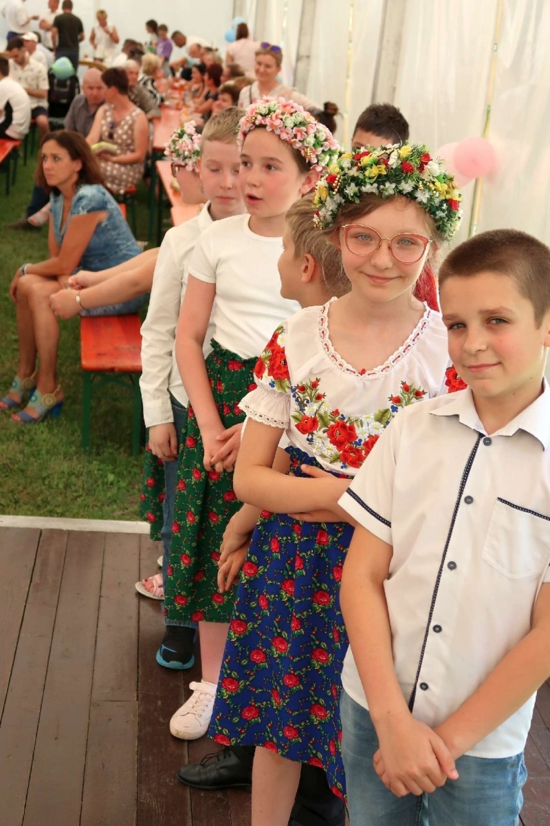 Zdjęcie w galerii na portalu naszraciborz.pl: To już 90 lat obecności franciszkanów na Płoni. Parafia zorganizowała festyn z talentami wiadomości z regionu
