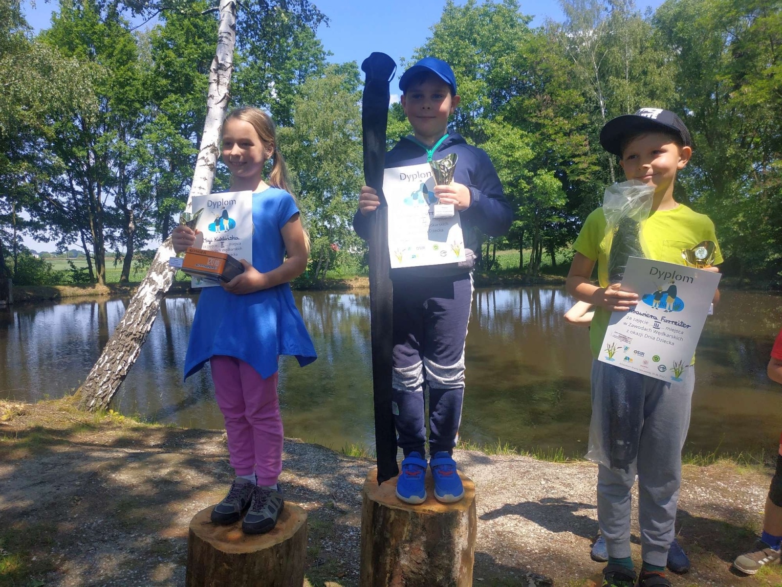 Zdjęcie w galerii na portalu naszraciborz.pl: Taaaka ryba. Najmłodsi wędkowali pod Oborą wiadomości z regionu