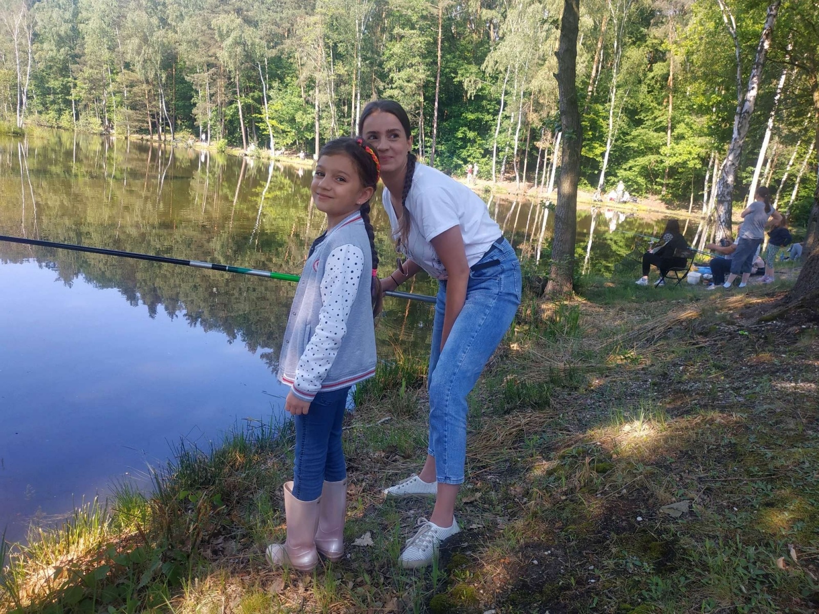 Zdjęcie w galerii na portalu naszraciborz.pl: Taaaka ryba. Najmłodsi wędkowali pod Oborą wiadomości z regionu