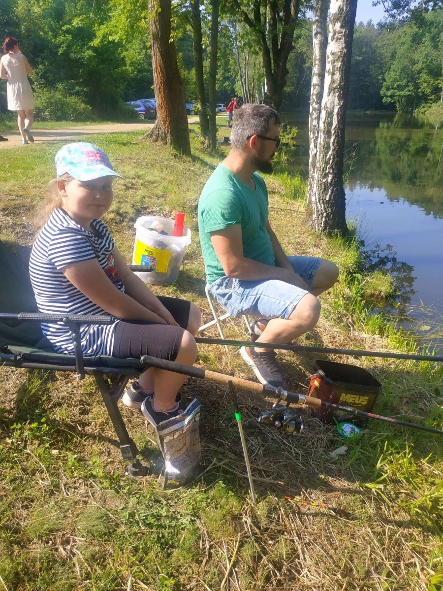 Zdjęcie w galerii na portalu naszraciborz.pl: Taaaka ryba. Najmłodsi wędkowali pod Oborą wiadomości z regionu