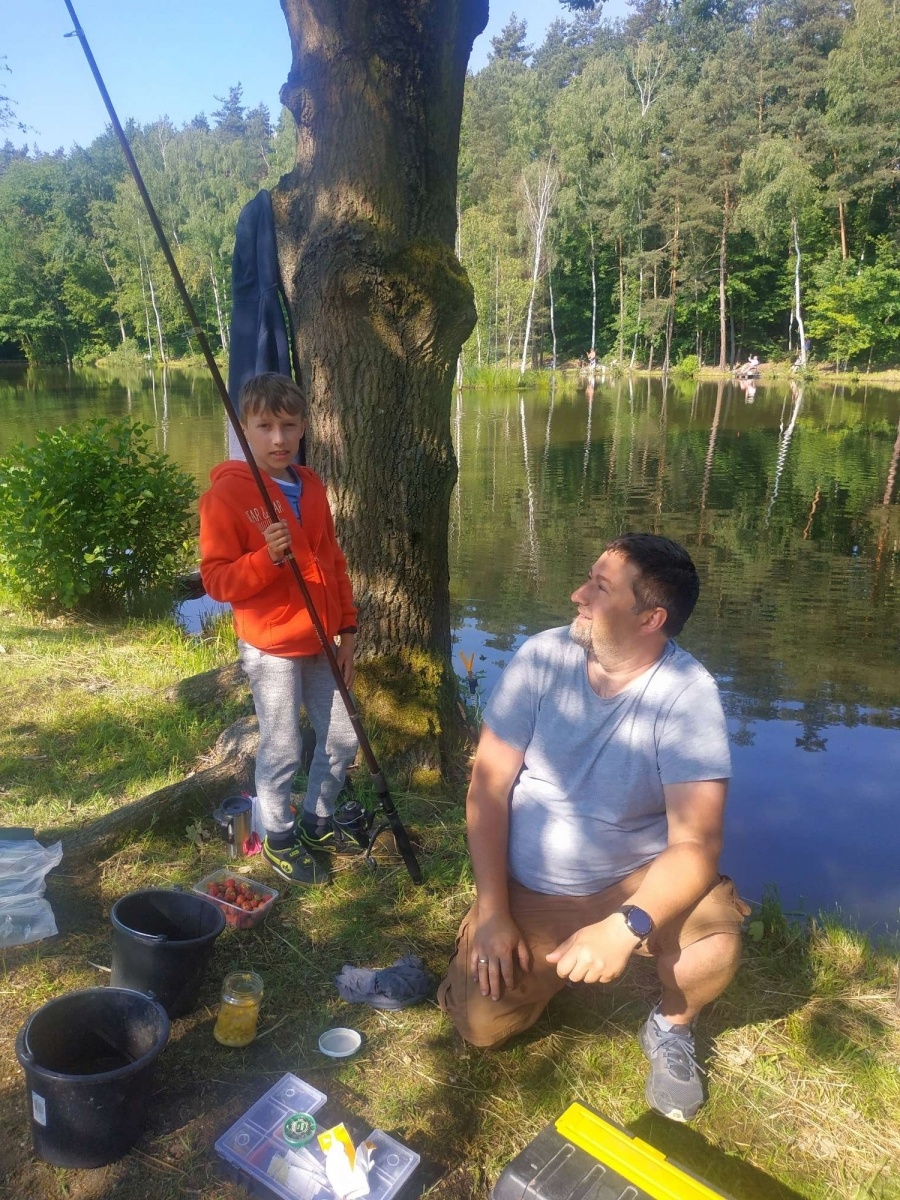 Zdjęcie w galerii na portalu naszraciborz.pl: Taaaka ryba. Najmłodsi wędkowali pod Oborą wiadomości z regionu