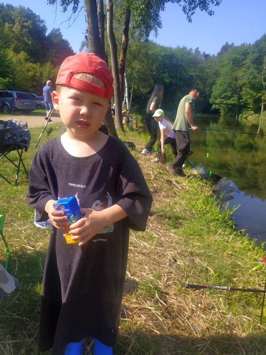 Zdjęcie w galerii na portalu naszraciborz.pl: Taaaka ryba. Najmłodsi wędkowali pod Oborą wiadomości z regionu