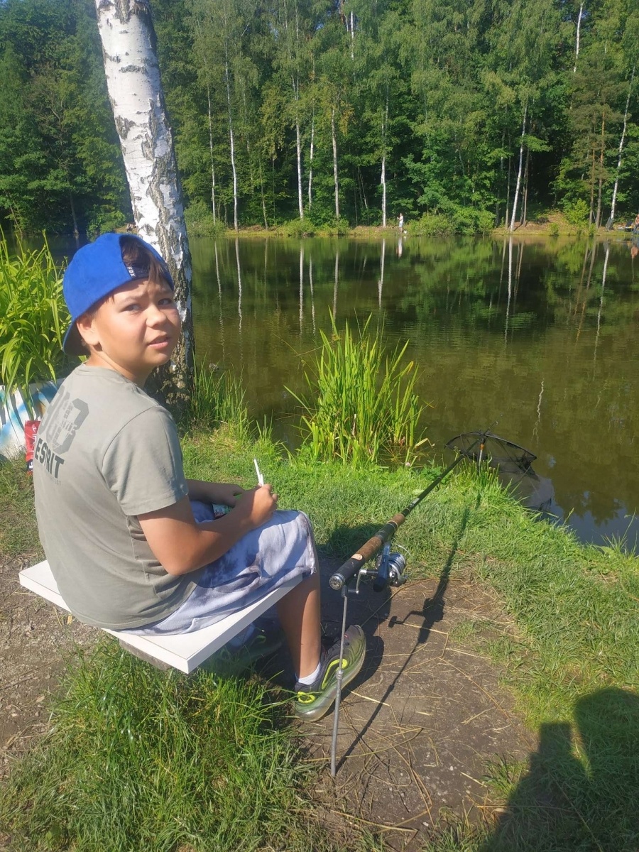 Zdjęcie w galerii na portalu naszraciborz.pl: Taaaka ryba. Najmłodsi wędkowali pod Oborą wiadomości z regionu