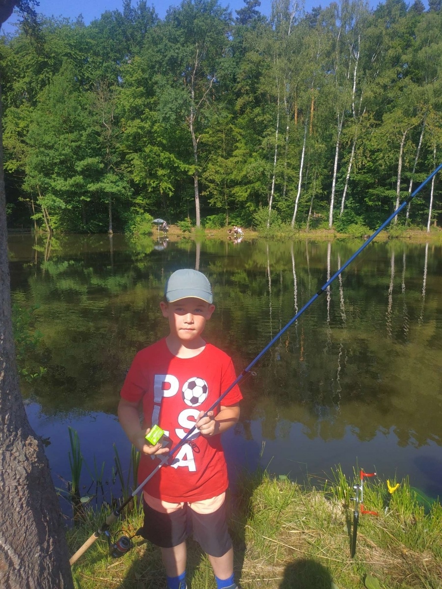 Zdjęcie w galerii na portalu naszraciborz.pl: Taaaka ryba. Najmłodsi wędkowali pod Oborą wiadomości z regionu