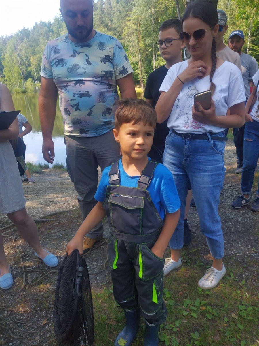 Zdjęcie w galerii na portalu naszraciborz.pl: Taaaka ryba. Najmłodsi wędkowali pod Oborą wiadomości z regionu