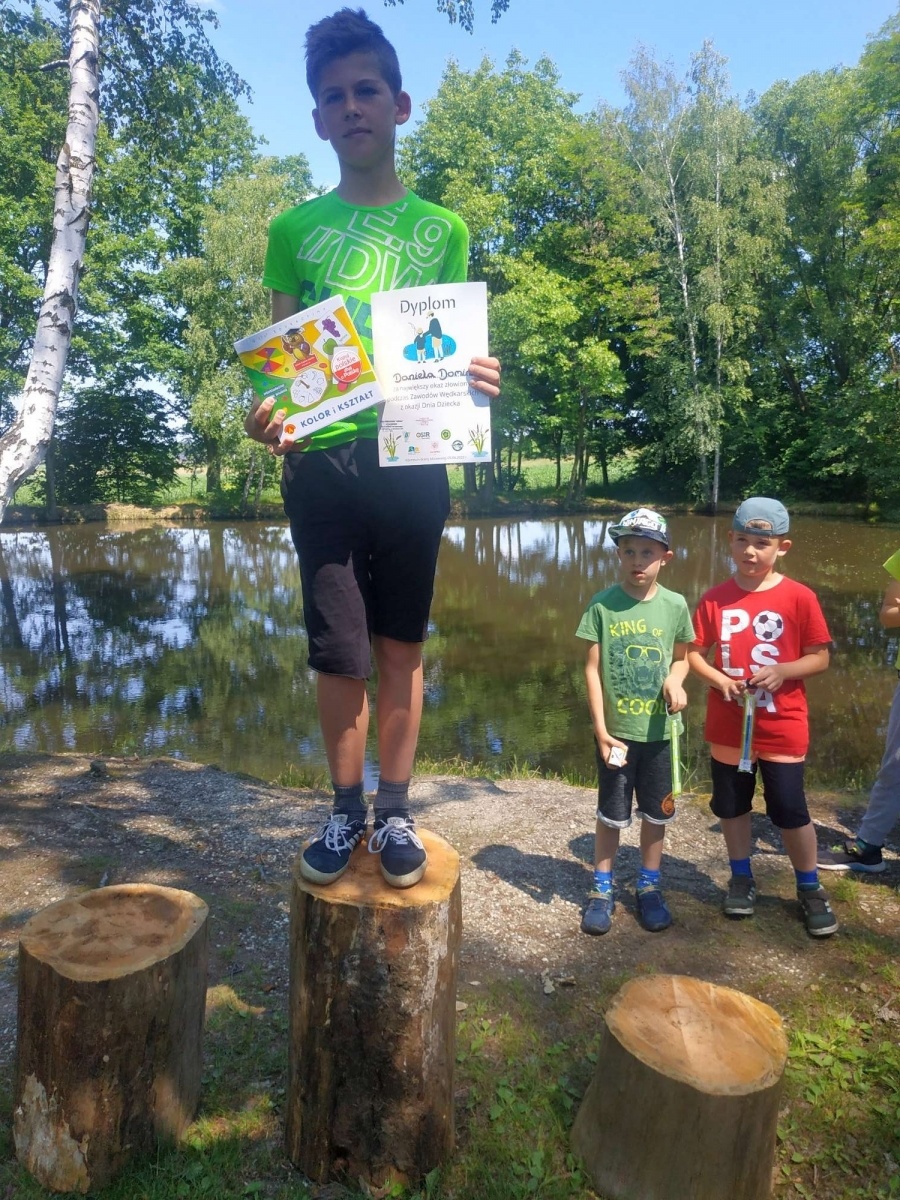 Zdjęcie w galerii na portalu naszraciborz.pl: Taaaka ryba. Najmłodsi wędkowali pod Oborą wiadomości z regionu
