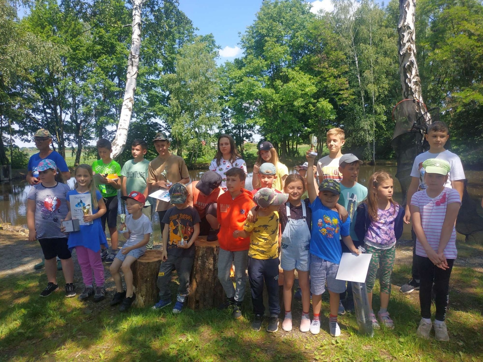 Zdjęcie w galerii na portalu naszraciborz.pl: Taaaka ryba. Najmłodsi wędkowali pod Oborą wiadomości z regionu