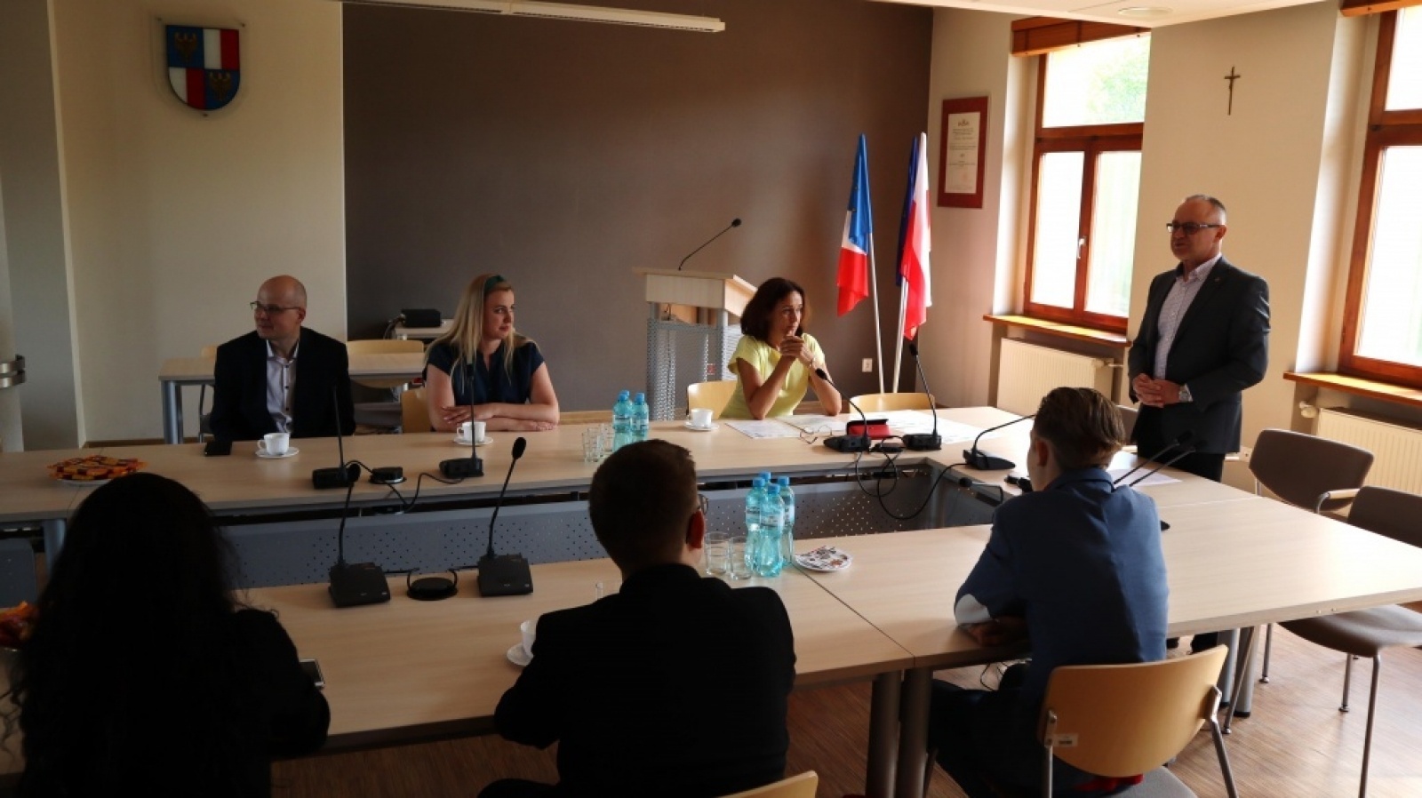 Zdjęcie w galerii na portalu naszraciborz.pl: Mistrzowie ortografii nagrodzeni w starostwie wiadomości z regionu