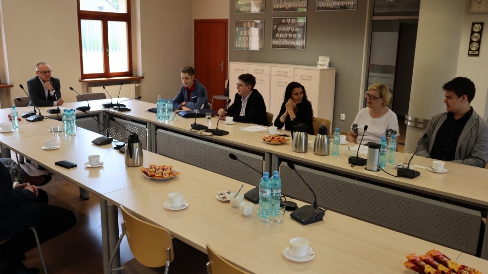 Zdjęcie w galerii na portalu naszraciborz.pl: Mistrzowie ortografii nagrodzeni w starostwie wiadomości z regionu