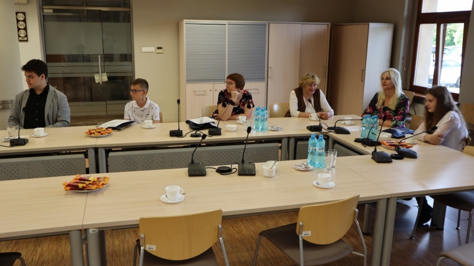 Zdjęcie w galerii na portalu naszraciborz.pl: Mistrzowie ortografii nagrodzeni w starostwie wiadomości z regionu