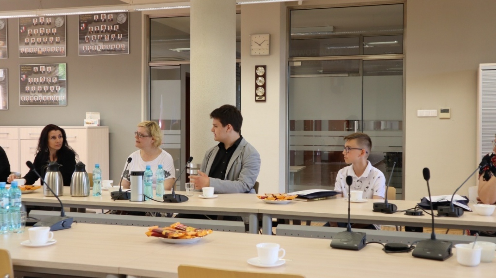 Zdjęcie w galerii na portalu naszraciborz.pl: Mistrzowie ortografii nagrodzeni w starostwie wiadomości z regionu