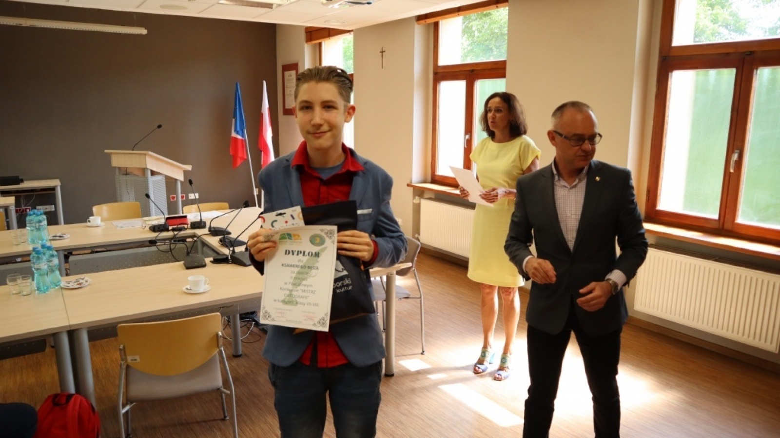 Zdjęcie w galerii na portalu naszraciborz.pl: Mistrzowie ortografii nagrodzeni w starostwie wiadomości z regionu