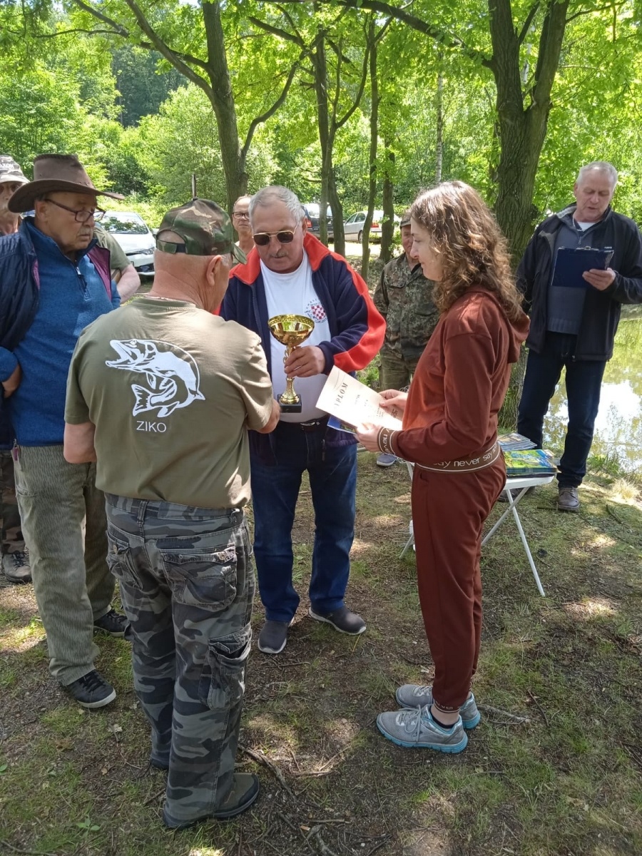 Zdjęcie w galerii na portalu naszraciborz.pl: Wędkarze walczyli o puchar dyrektorki Arboretum wiadomości z regionu