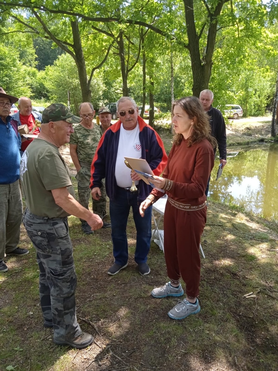 Zdjęcie w galerii na portalu naszraciborz.pl: Wędkarze walczyli o puchar dyrektorki Arboretum wiadomości z regionu