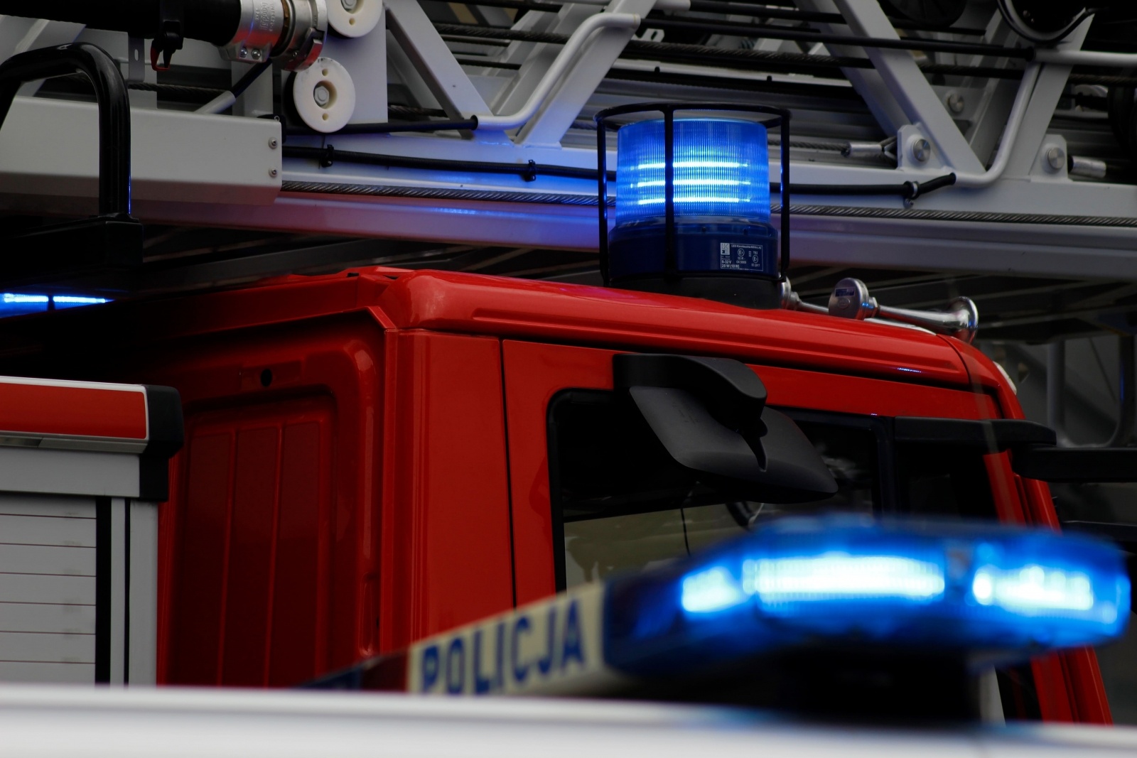 Zdjęcie w galerii na portalu naszraciborz.pl: Raport 998. Pożar przy Dąbrowskiego. Przyczyną… niedopałek [FOTO] wiadomości z regionu