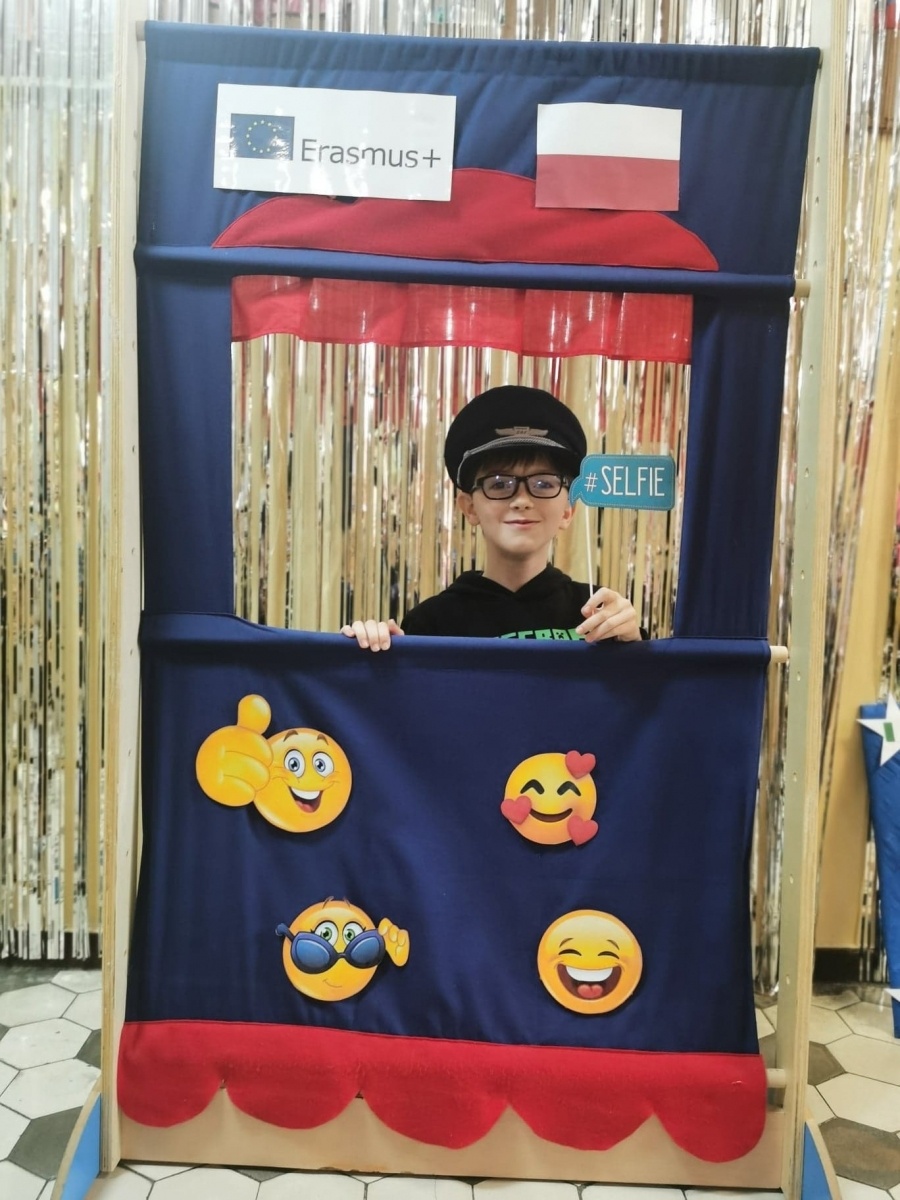 Zdjęcie w galerii na portalu naszraciborz.pl: Zespół Szkolno-Przedszkolny z Brzeźnicy podsumował projekt w ramach Erasmusa wiadomości z regionu