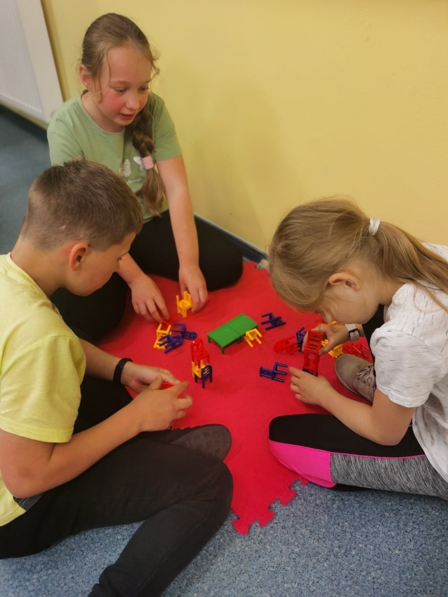 Zdjęcie w galerii na portalu naszraciborz.pl: Zespół Szkolno-Przedszkolny z Brzeźnicy podsumował projekt w ramach Erasmusa wiadomości z regionu