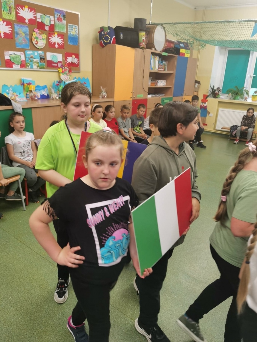 Zdjęcie w galerii na portalu naszraciborz.pl: Zespół Szkolno-Przedszkolny z Brzeźnicy podsumował projekt w ramach Erasmusa wiadomości z regionu