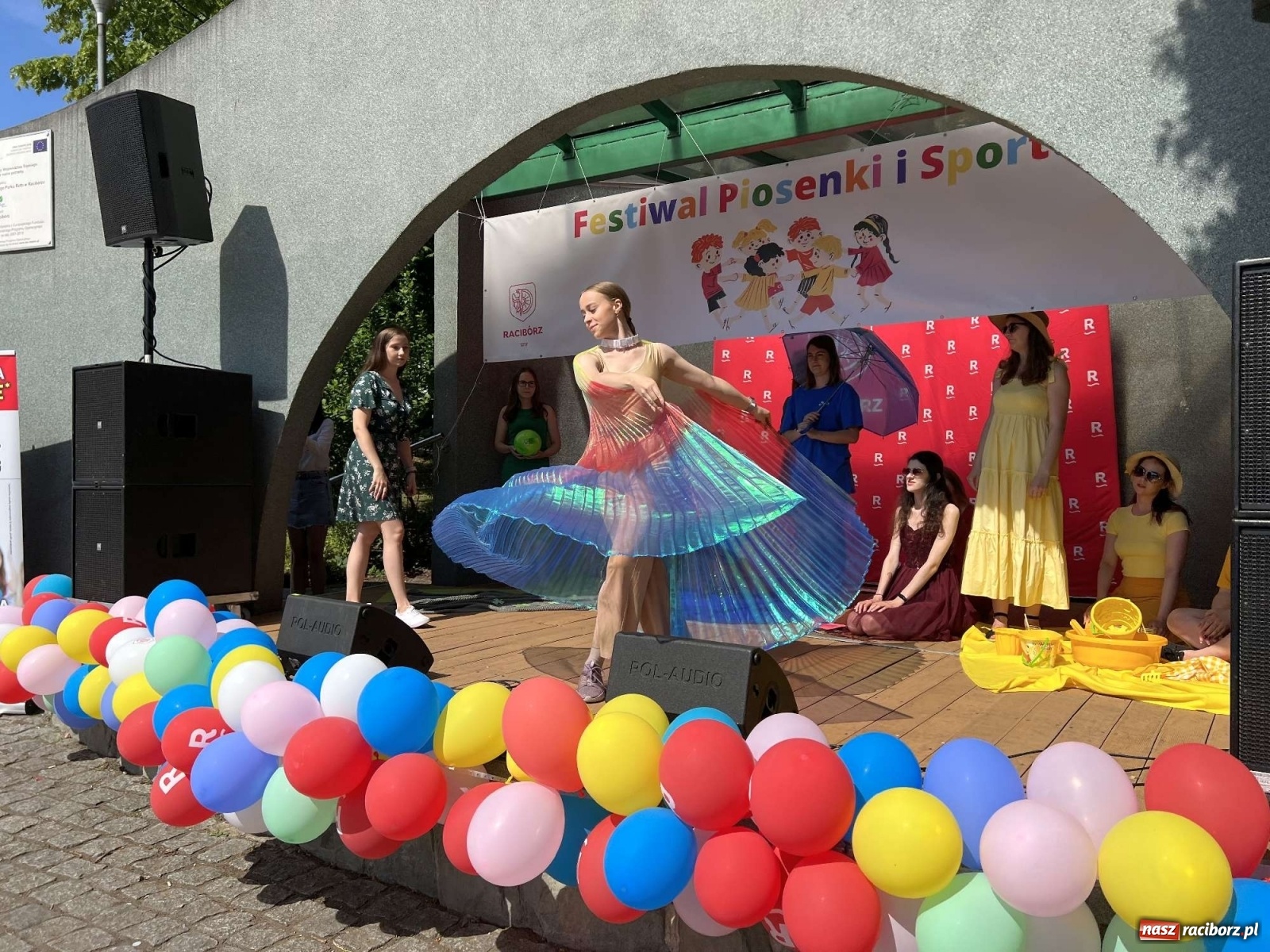 Zdjęcie w galerii na portalu naszraciborz.pl: Festiwal Piosenki i Sportu w parku im. Miasta Roth [FOTO i WIDEO] wiadomości z regionu