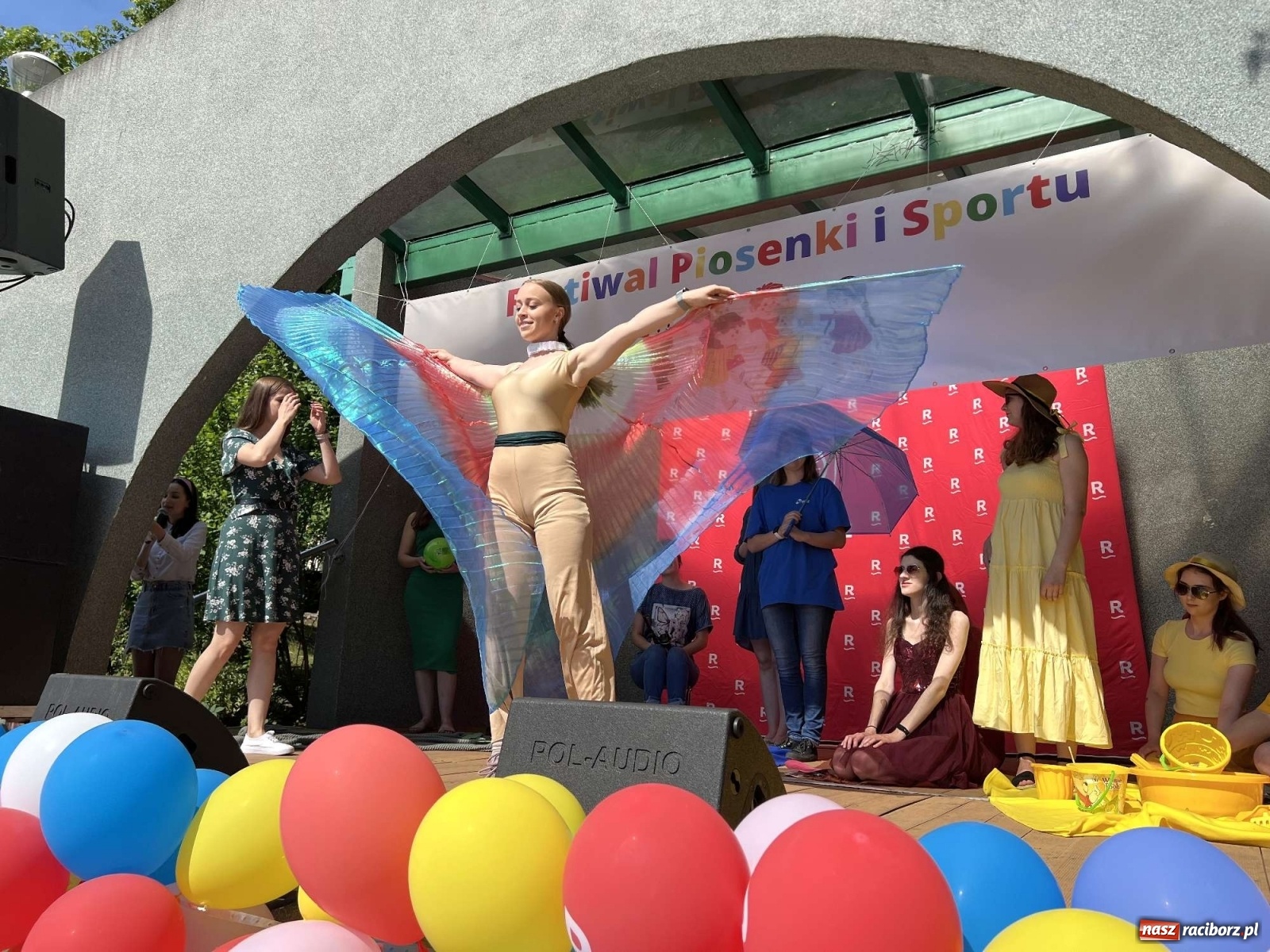 Zdjęcie w galerii na portalu naszraciborz.pl: Festiwal Piosenki i Sportu w parku im. Miasta Roth [FOTO i WIDEO] wiadomości z regionu