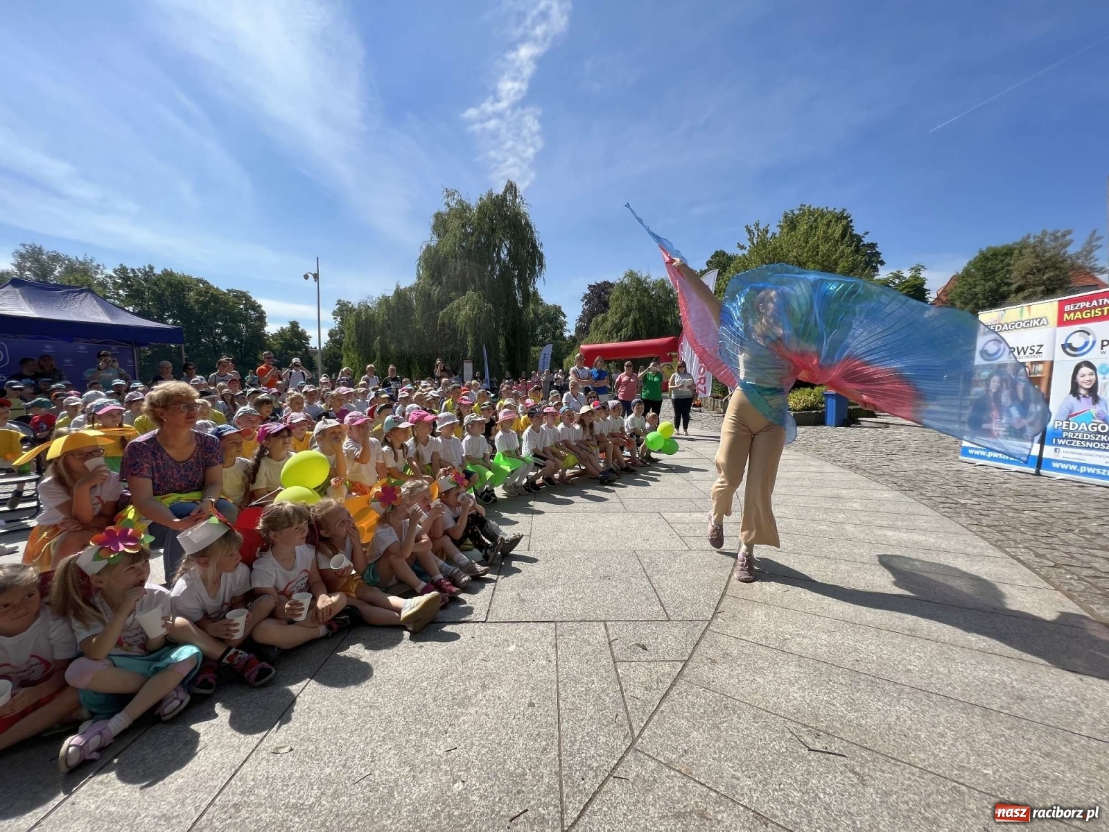 Zdjęcie w galerii na portalu naszraciborz.pl: Festiwal Piosenki i Sportu w parku im. Miasta Roth [FOTO i WIDEO] wiadomości z regionu