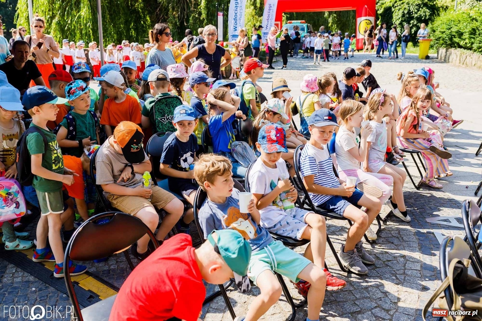 Zdjęcie w galerii na portalu naszraciborz.pl: Festiwal Piosenki i Sportu w parku im. Miasta Roth [FOTO i WIDEO] wiadomości z regionu
