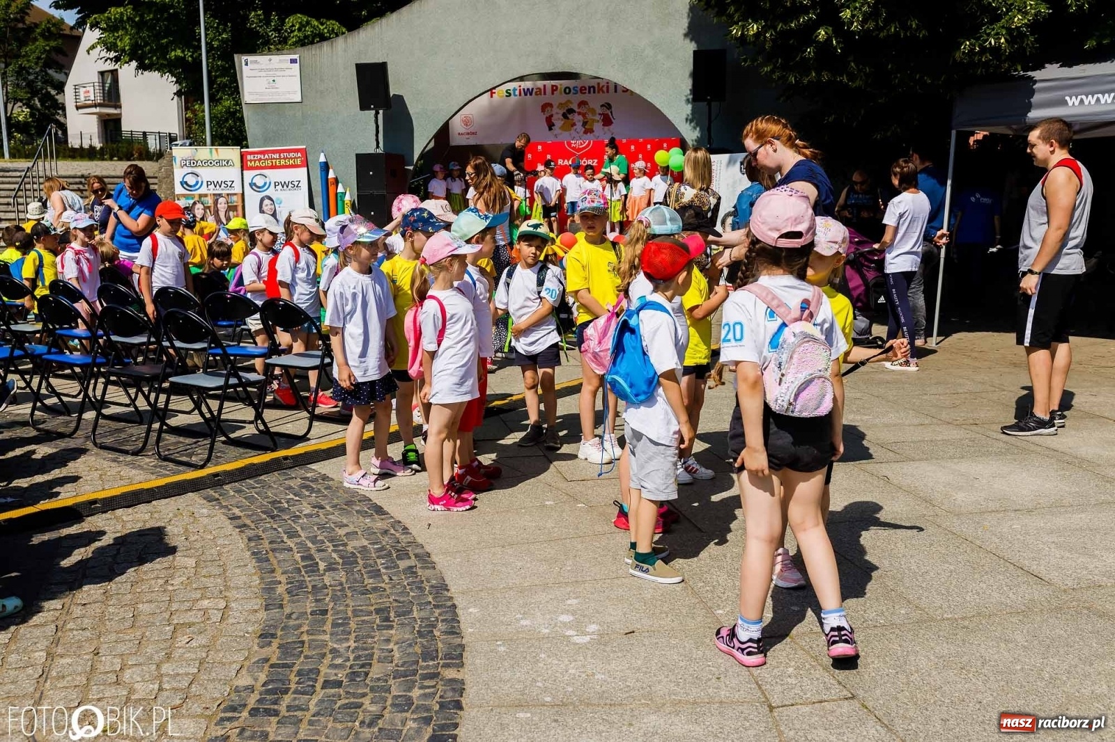 Zdjęcie w galerii na portalu naszraciborz.pl: Festiwal Piosenki i Sportu w parku im. Miasta Roth [FOTO i WIDEO] wiadomości z regionu