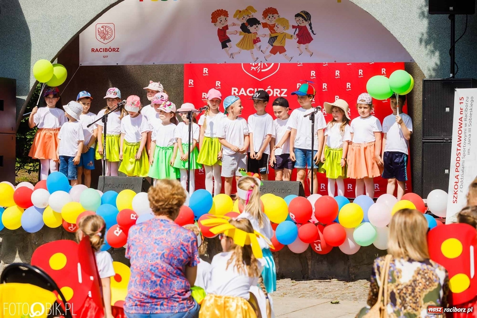 Zdjęcie w galerii na portalu naszraciborz.pl: Festiwal Piosenki i Sportu w parku im. Miasta Roth [FOTO i WIDEO] wiadomości z regionu