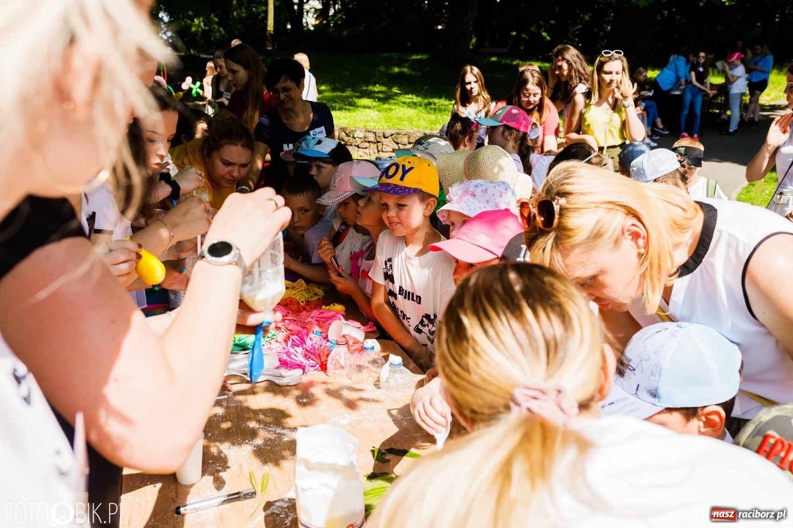 Zdjęcie w galerii na portalu naszraciborz.pl: Festiwal Piosenki i Sportu w parku im. Miasta Roth [FOTO i WIDEO] wiadomości z regionu