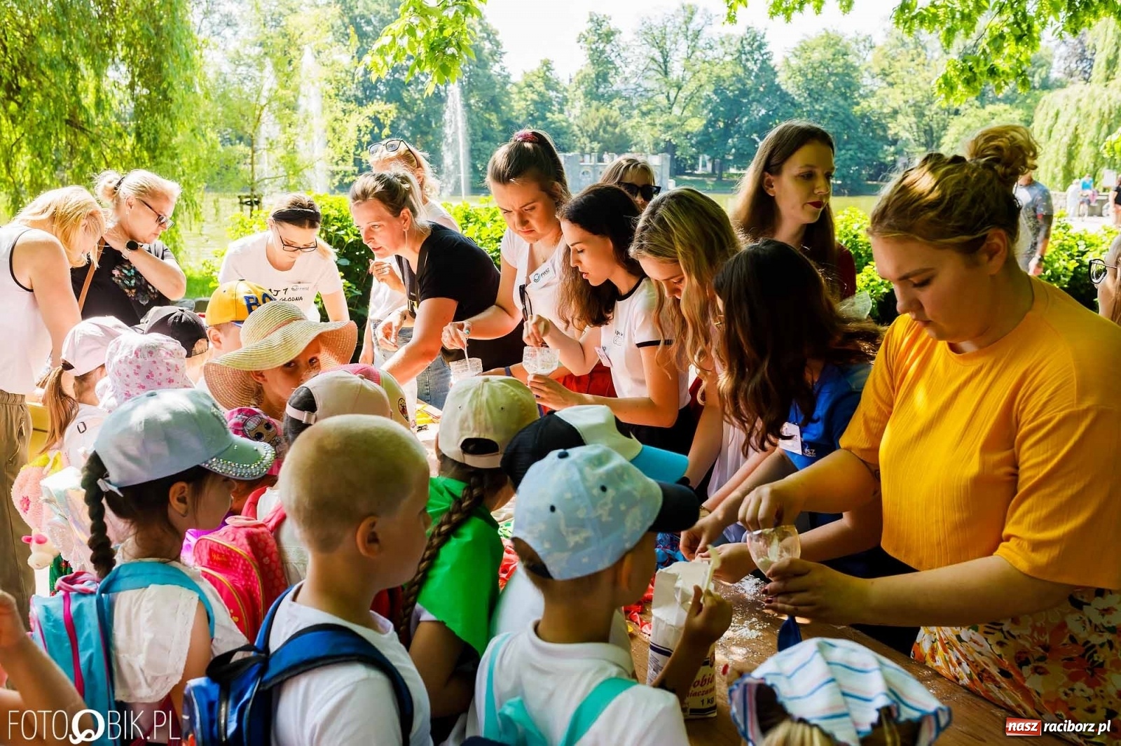 Zdjęcie w galerii na portalu naszraciborz.pl: Festiwal Piosenki i Sportu w parku im. Miasta Roth [FOTO i WIDEO] wiadomości z regionu