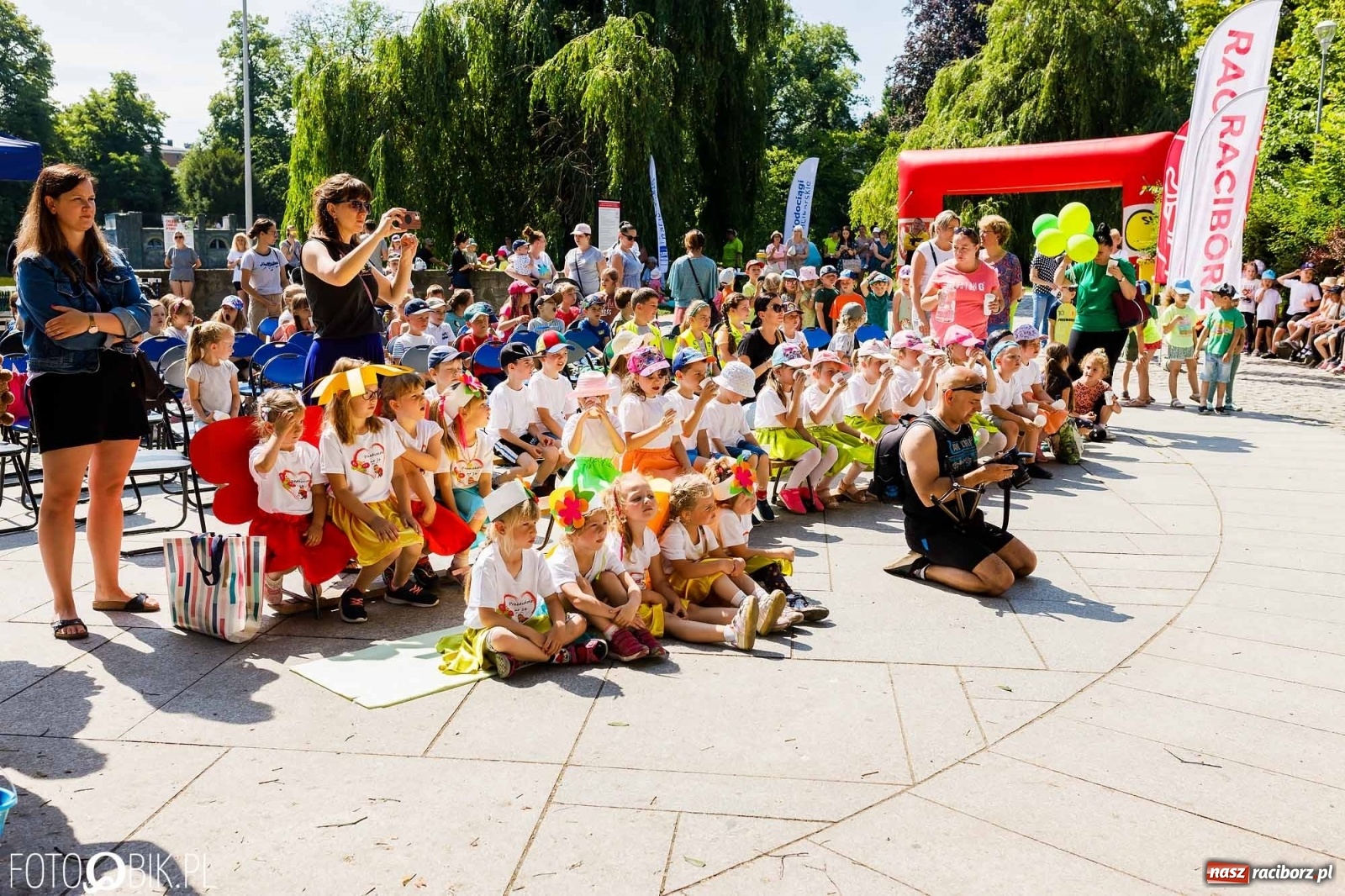 Zdjęcie w galerii na portalu naszraciborz.pl: Festiwal Piosenki i Sportu w parku im. Miasta Roth [FOTO i WIDEO] wiadomości z regionu