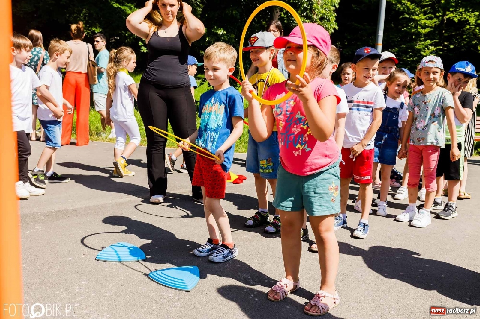 Zdjęcie w galerii na portalu naszraciborz.pl: Festiwal Piosenki i Sportu w parku im. Miasta Roth [FOTO i WIDEO] wiadomości z regionu